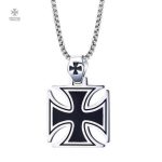 Pendentif Templier Croix Maltaise en métal argenté