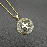 Pendentif templier en or, représentant l'honneur et la gloire