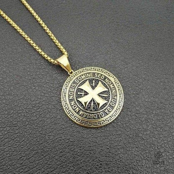 Pendentif templier en or, représentant l'honneur et la gloire