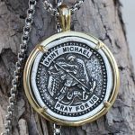 Pendentif Templiers, design unique avec inscription "Pray For Us