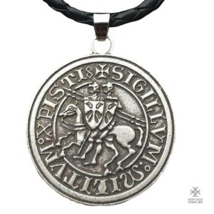 Pendentif templier avec motif historique distinctif