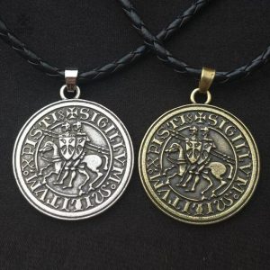 Pendentif en forme de sigil médiéval Templier