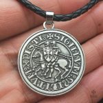 Pendentif Sigillum Militum Xpisti, héritage du Moyen Âge