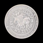 Variation bleue de la monnaie Templier, esthétique unique